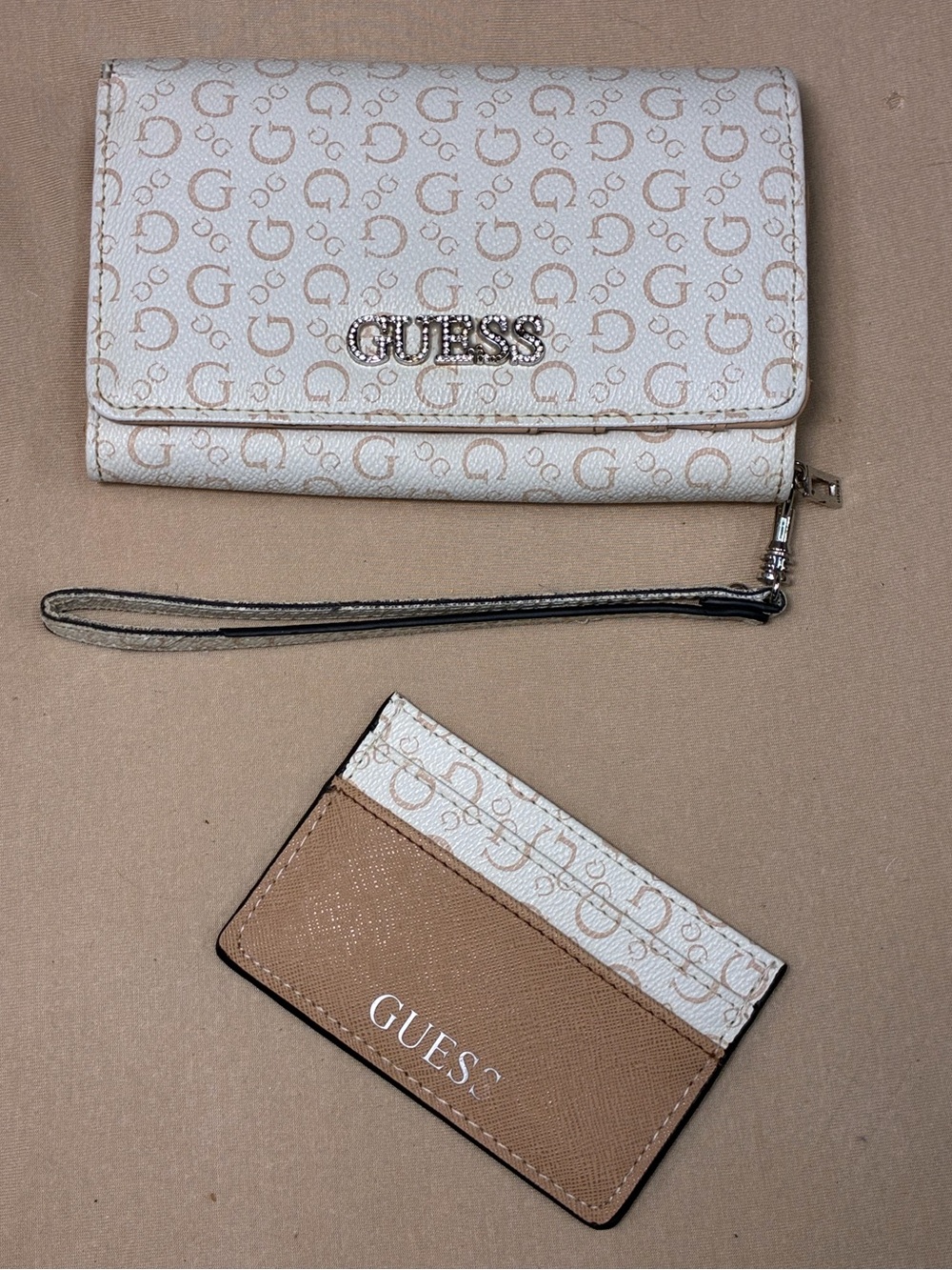 GUESS Logo Wallet & Matching Card Holder Set | White & Beige Wristlet Wallet